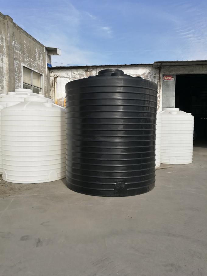 Grands réservoirs d'eau en plastique pour le stockage et l'aquiculture